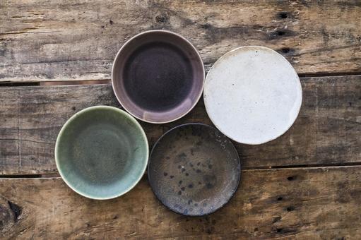 和食器（茶碗・皿・鉢・徳利・湯呑・漆器）の出張買取